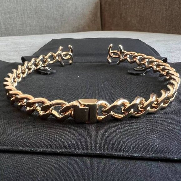 SOLD     Chanel 22C Gold CC Choker Necklace MEDIUM - Picture 6 of 11